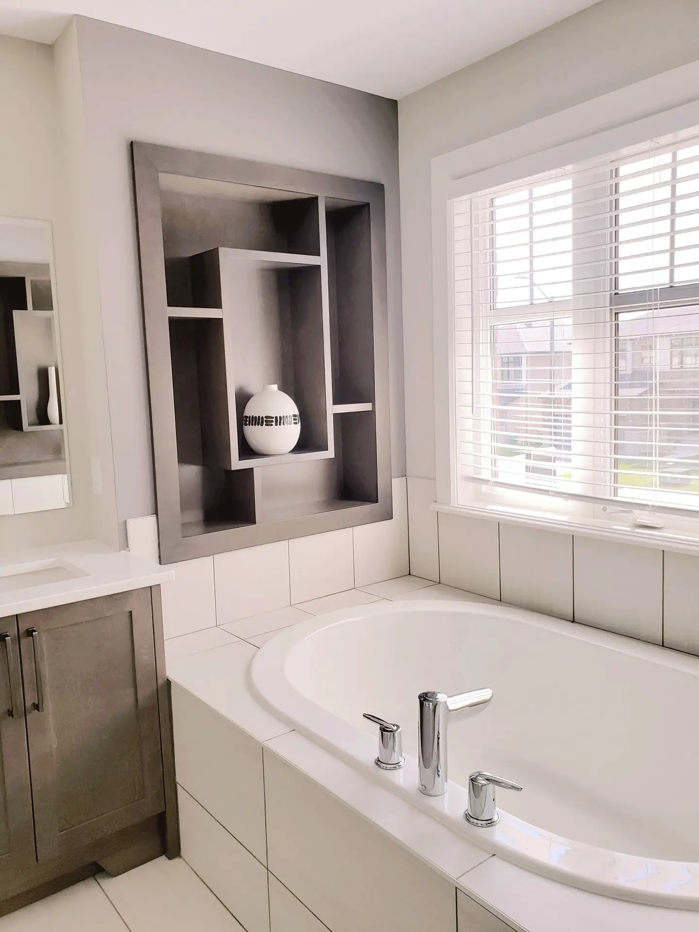 Modern bathroom in neutral tones